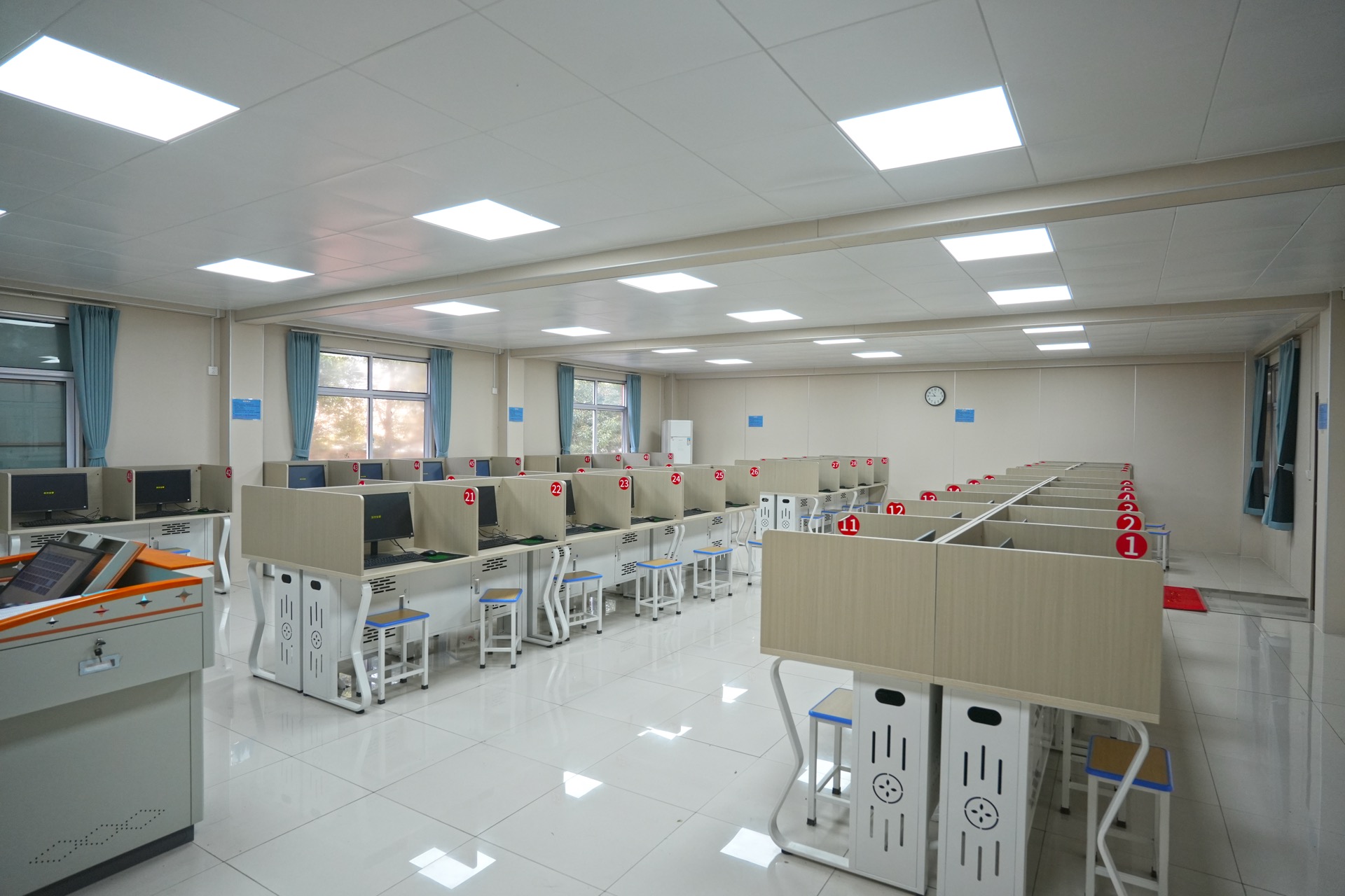 计算机室